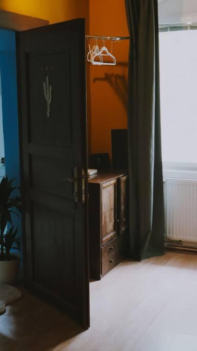 Sahara Studio With Shared Bathroom In City Centre Bratislava Exterior photo