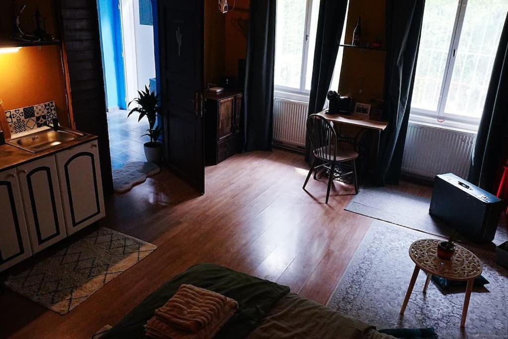Sahara Studio With Shared Bathroom In City Centre Bratislava Exterior photo