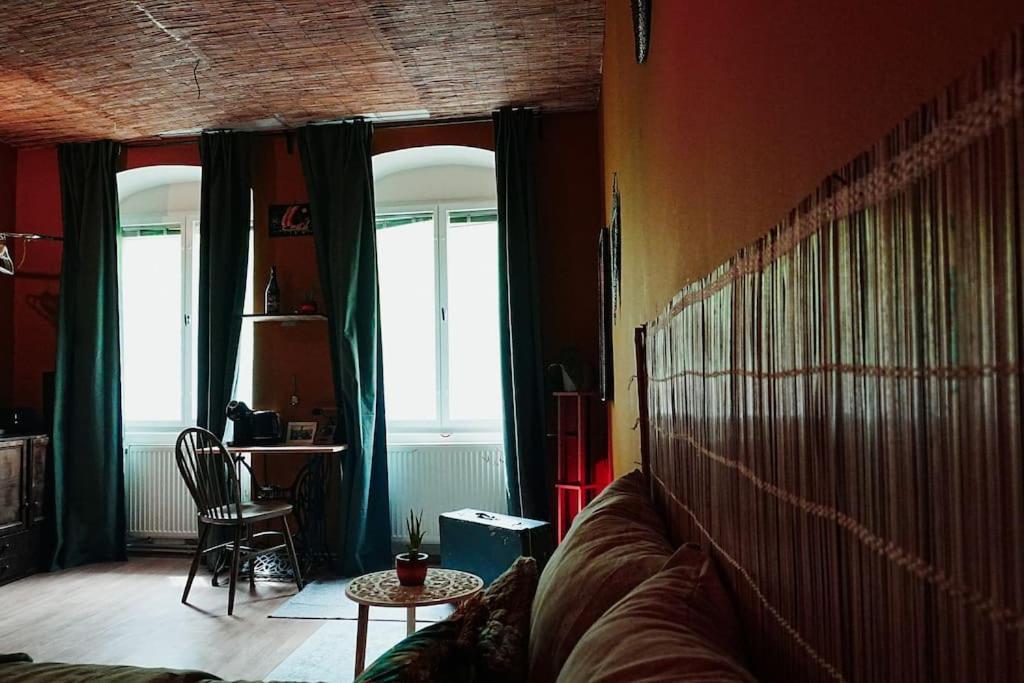 Sahara Studio With Shared Bathroom In City Centre Bratislava Exterior photo